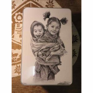 Boîte enfant népalais | Atelier Montagn'Art | dessin au crayon graphite | Claudine Rime