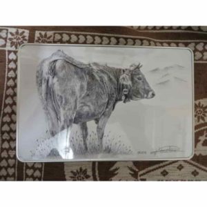 Boîte vache grise | Atelier Montagn'Art | dessin au crayon graphite | Claudine Rime