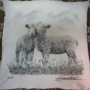 Coussin agneaux | Atelier Montagn'Art | dessin au crayon graphite | Claudine Rime