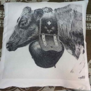 Coussin vache Orchidée | Atelier Montagn'Art | dessin au crayon graphite | Claudine Rime