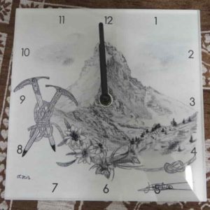 Horloge cervin | Atelier Monatgn'Art | dessin au crayon graphite | Claudine Rime
