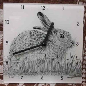 Horloge lièvre | Atelier Montagn'Art | dessin au crayon graphite | Claudine Rime