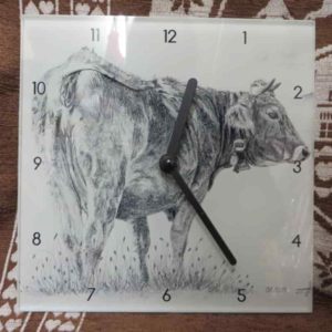 Horloge vache grise | Atelier Monatgn'Art | dessin au crayon graphite | Claudine Rime