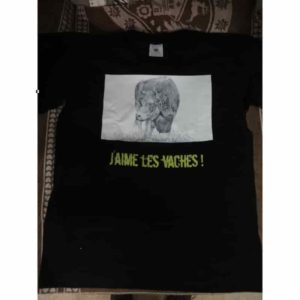 t-shirt j'aime les vaches | Atelier Montagn'Art | dessin au crayon graphite | Claudine Rime