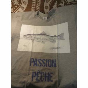 t-shirt pêche | Atelier Montagn'Art | dessin au crayon graphite | Claudine Rime