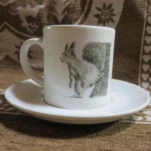 tasse à café écureuil | Atelier Montagn'Art | dessin au crayon graphite | Claudine Rime