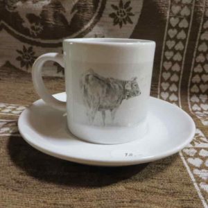 tasse à café vache grise | Atelier Montagn'Art | dessin au crayon graphite | Claudine Rime