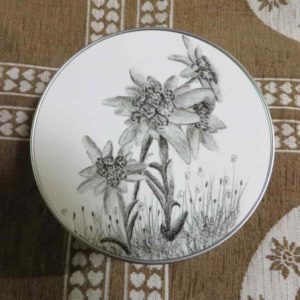 Boîte fleurs edelweiss | Atelier Montagn'Art | dessin au crayon graphite | Claudine Rime