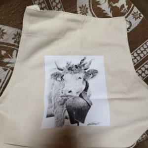 tablier vache à la désalpe - Atelier Montagn'Art - dessin au crayon graphite - Claudine Rime